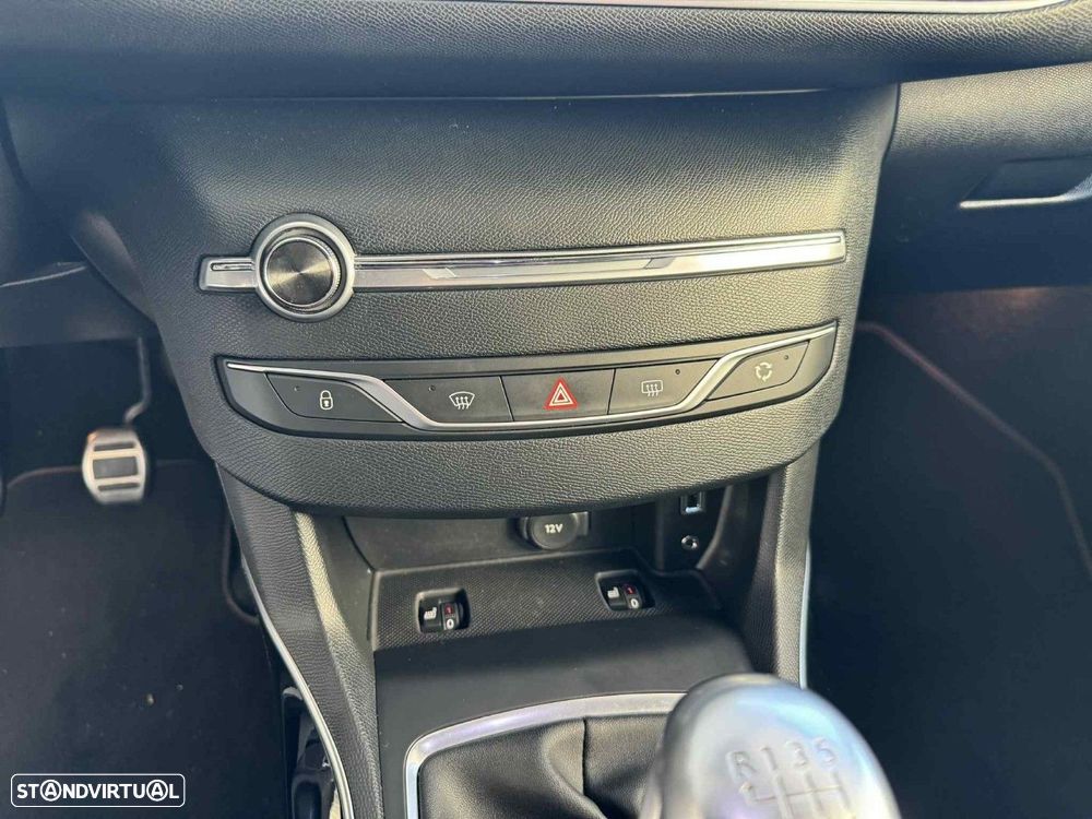 Peugeot 308 1.2 PureTech GT Line - 16