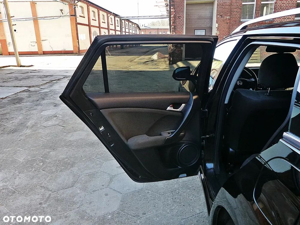 Honda Accord 2.0 Executive - 21