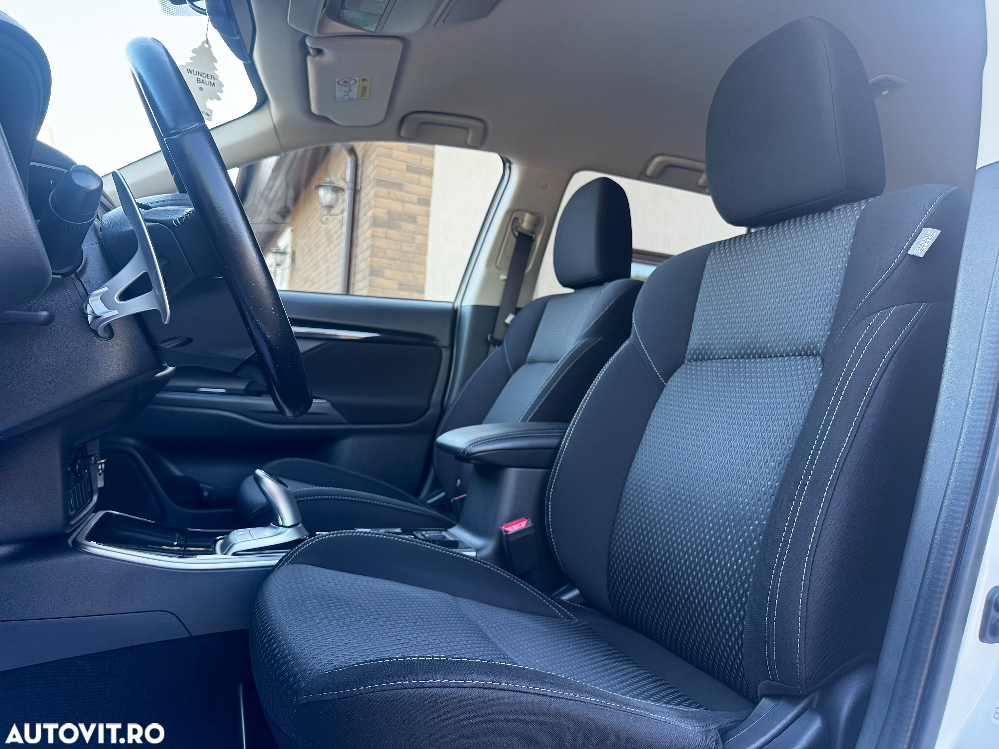 Mitsubishi Outlander - 22