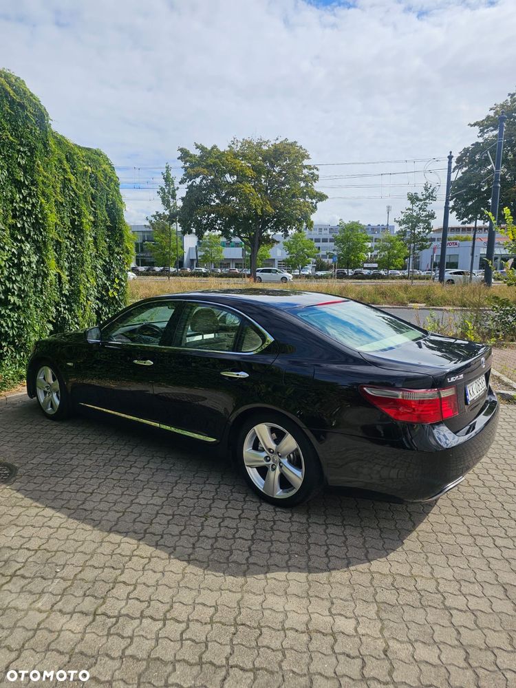 Lexus LS 460 Dynamic Line + Impression Line - 28