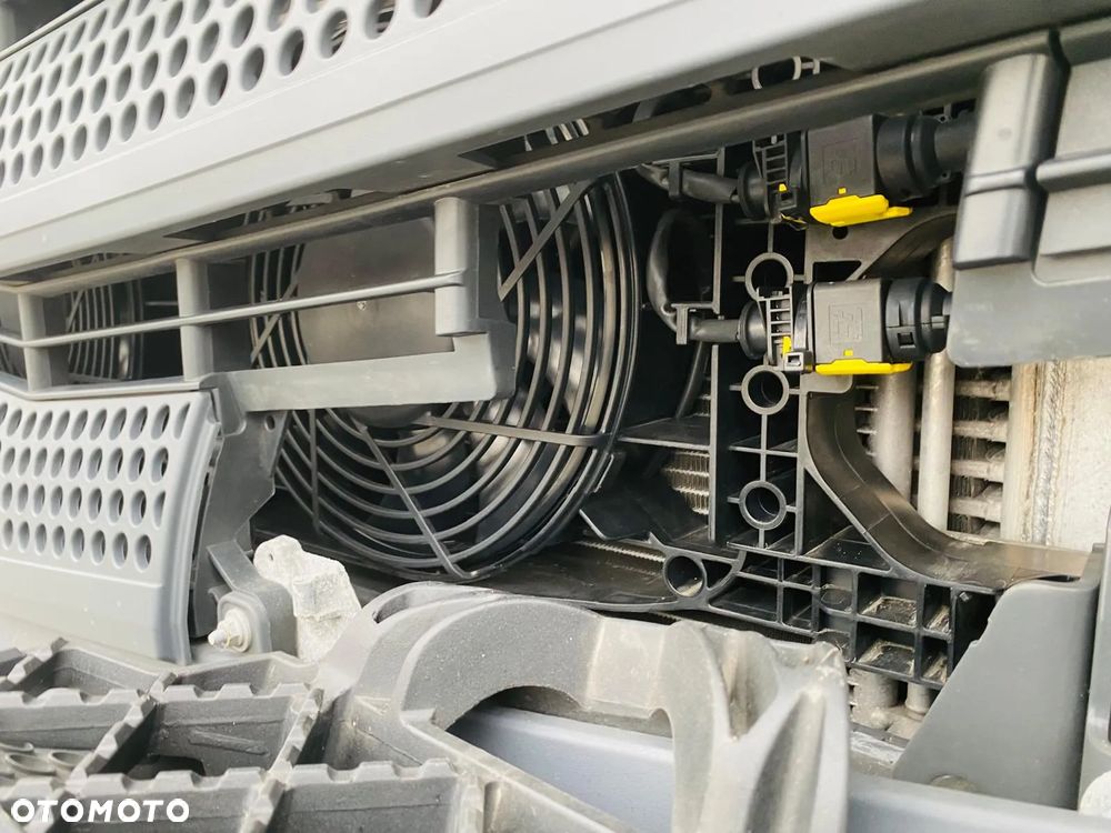 Mercedes-Benz Actros 1845 Retarder Bogato Wyposażony Niemcy niski Przebieg - 11