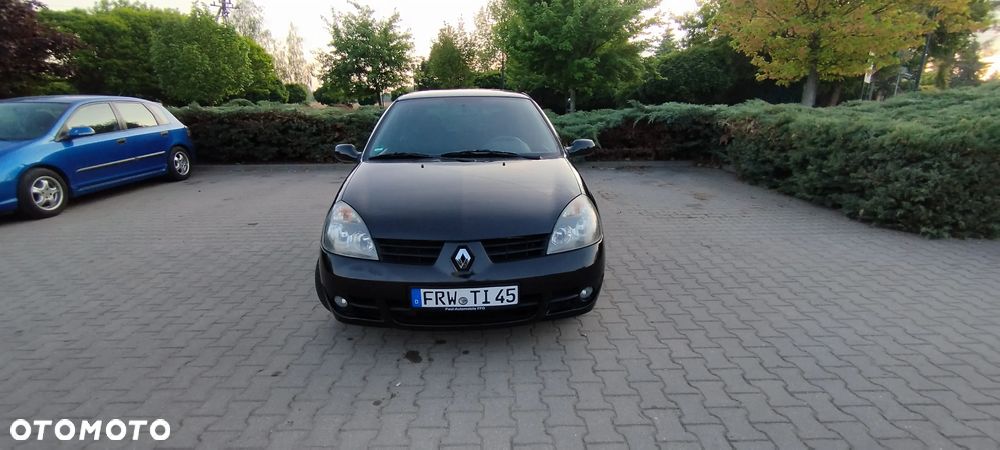 Renault Clio 1.2 16V Campus - 11
