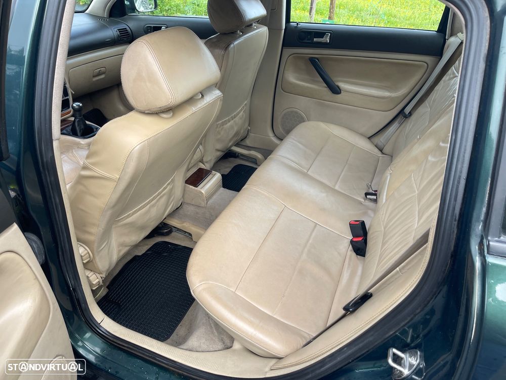 VW Passat 1.9 TDi Confortline - 9