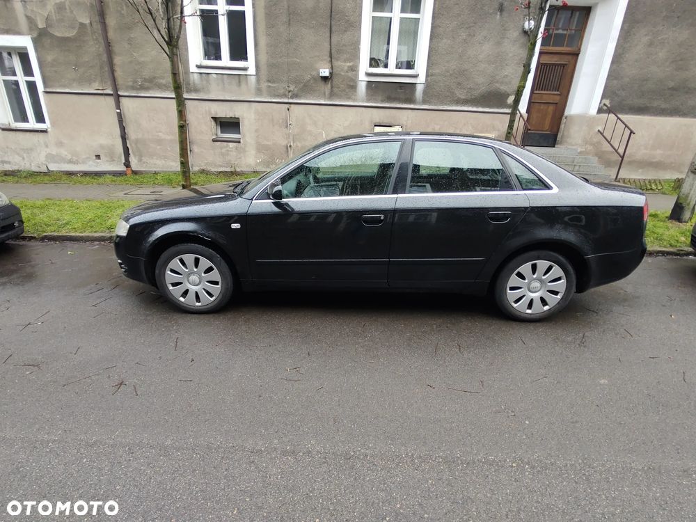 Audi A4 Limousine - 1