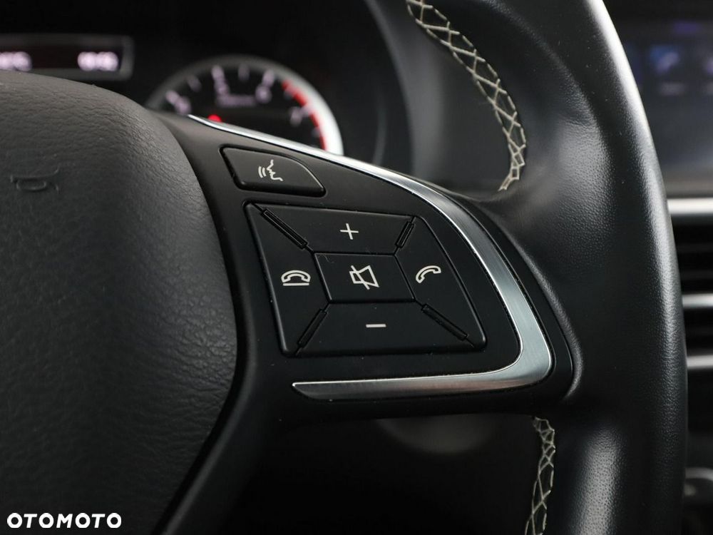 Infiniti Q30 1.6t DCT Sport - 30