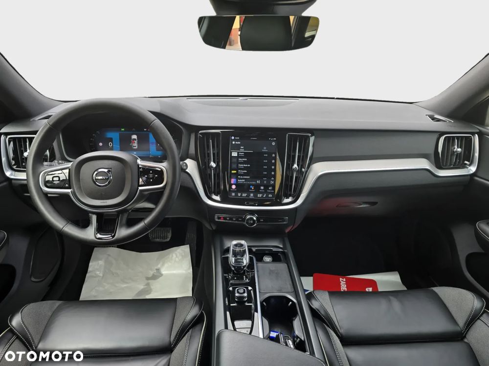 Volvo V60 Cross Country B4 D AWD Ultimate - 17