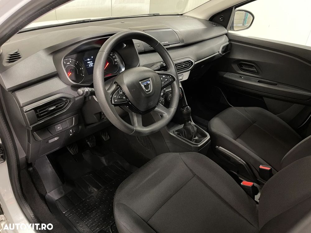 Dacia Logan TCe 90 Essential - 5