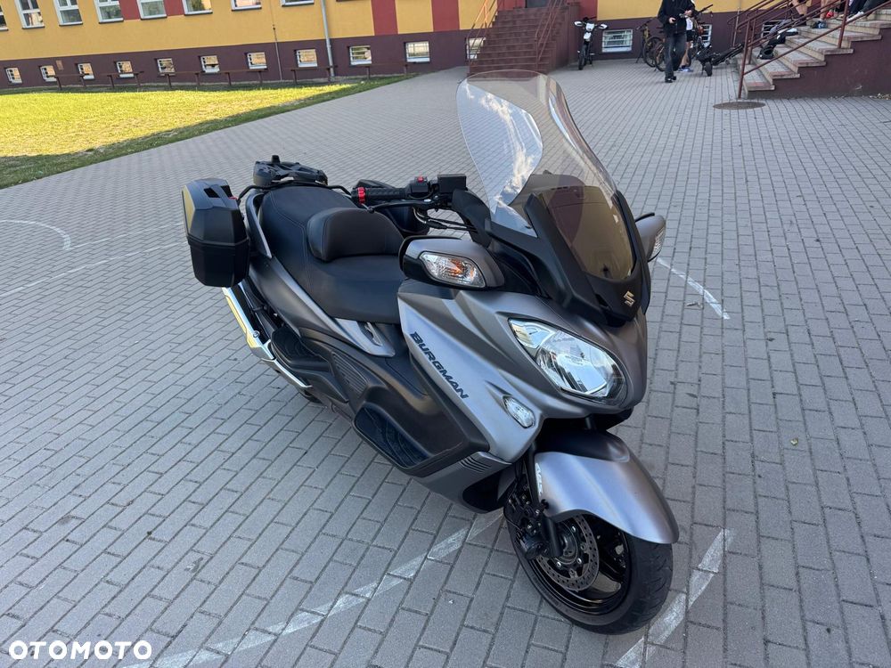 Suzuki Burgman - 5