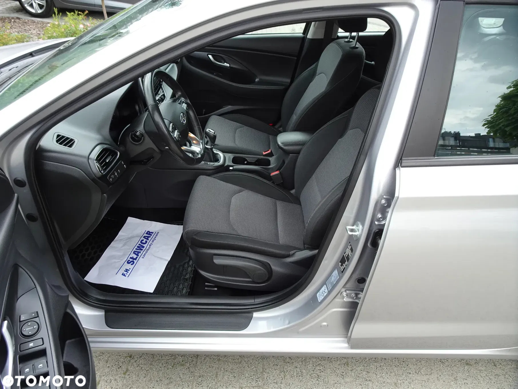 Hyundai i30 1.5 DPI Classic + - 20