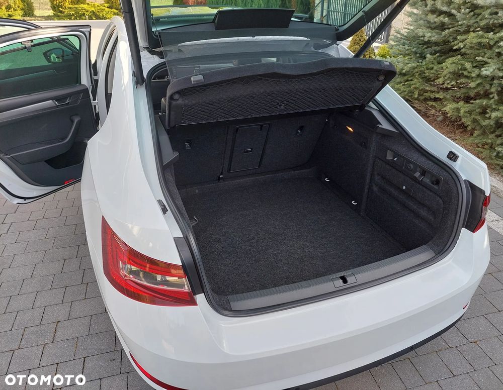 Skoda Superb 2.0 TDI 4x4 Style DSG - 4