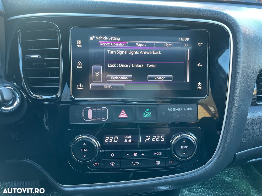 Mitsubishi Outlander - 23