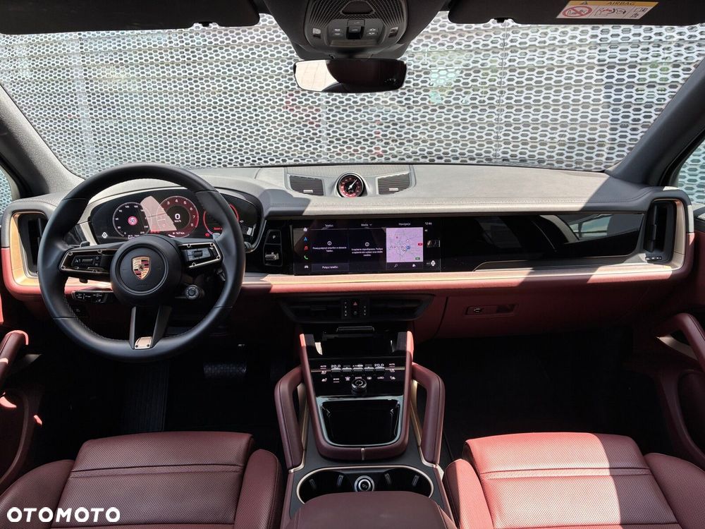 Porsche Cayenne - 22