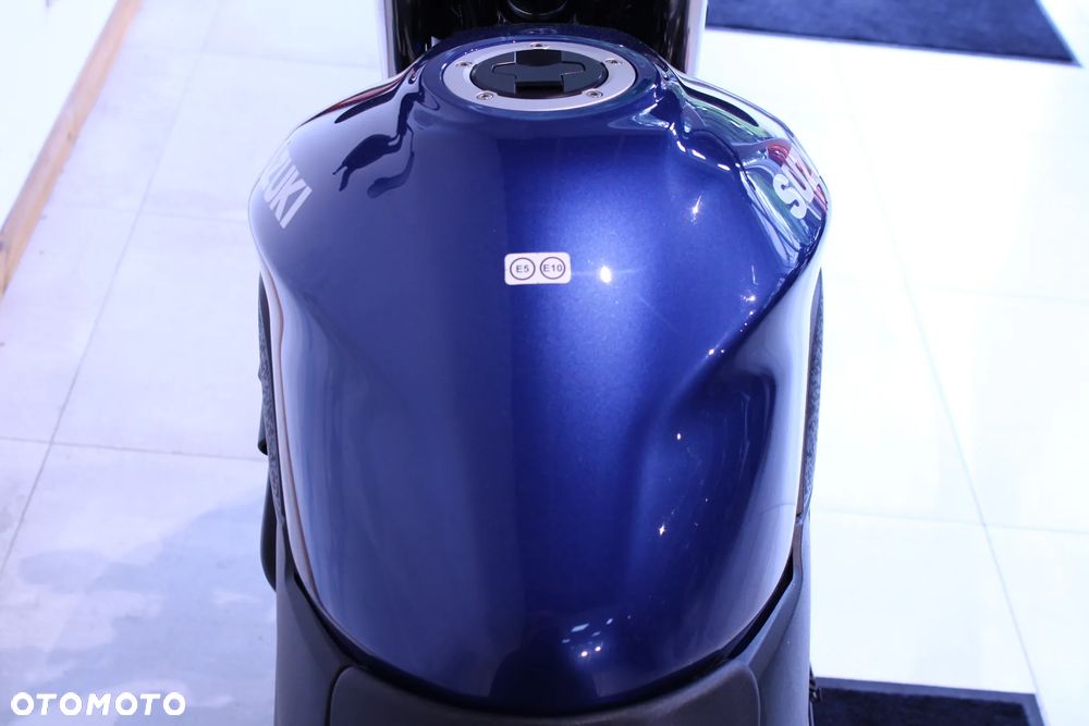 Suzuki SV - 13