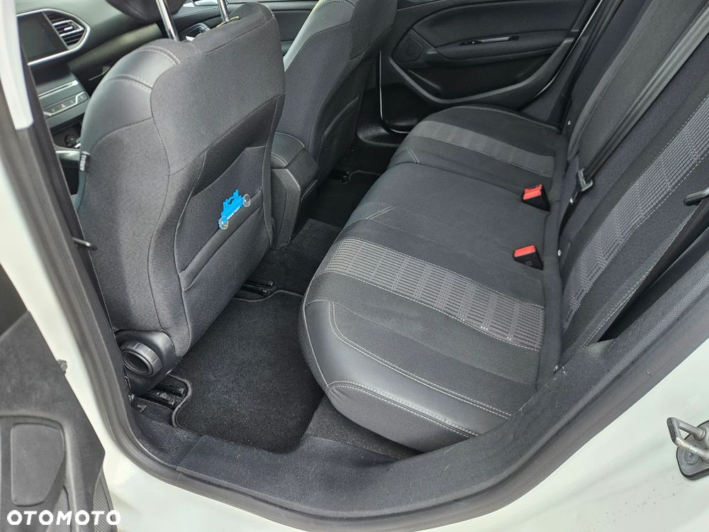 Peugeot 308 1.5 BlueHDi Allure Pack S&S EAT8 - 13