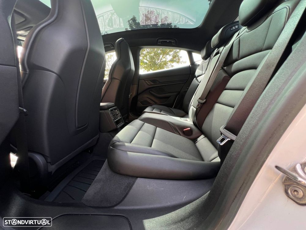 Porsche Taycan Bateria Performance Plus — fotografia 15
