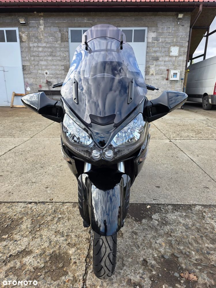 Kawasaki GTR - 4