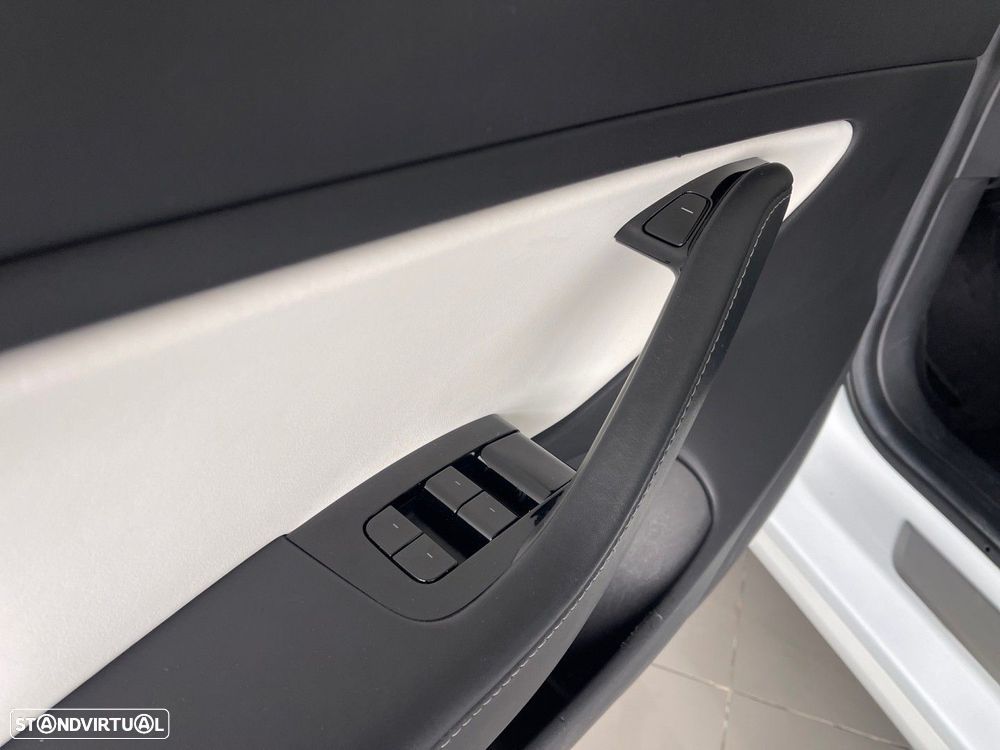 Tesla Model 3 Long-Range RWD - 6