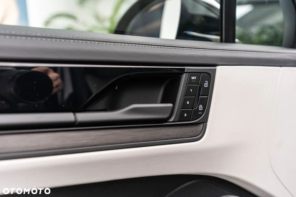 Porsche Cayenne E-Hybrid PHEV - 24