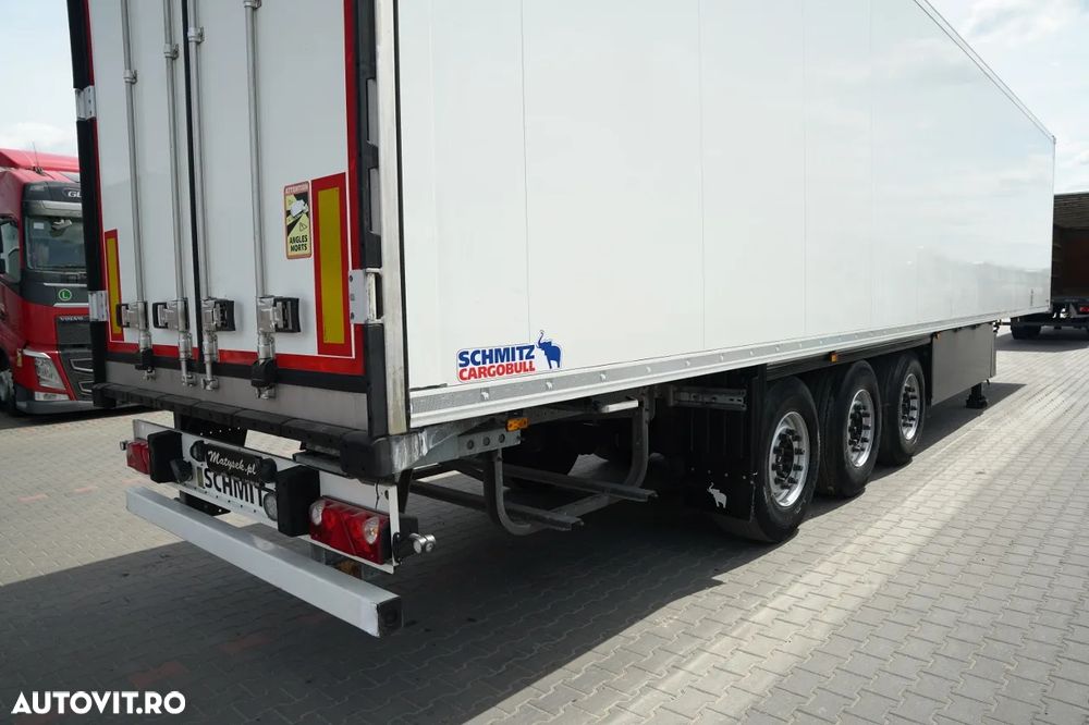 Schmitz Cargobull CAMION FRIGORIFER / TRANSPORT MAXIMA 1300 / AXĂ RIDICATĂ / COȘ PENTRU PALEȚI - 13