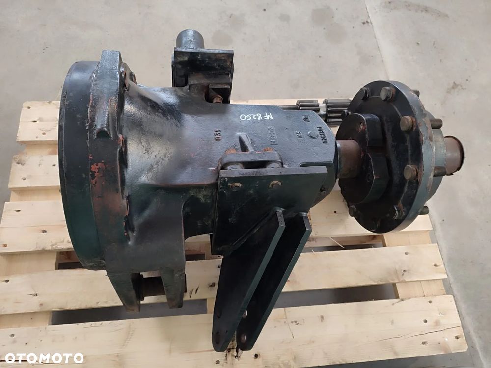 Zwolnica kompletna tylna 3580617M13 Massey Ferguson 8250 - 5