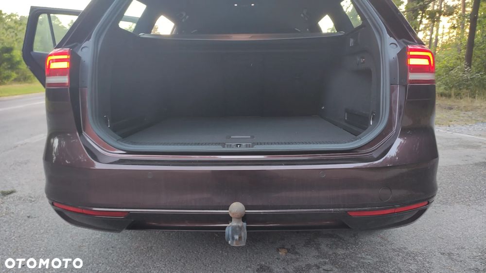 Volkswagen Passat - 32