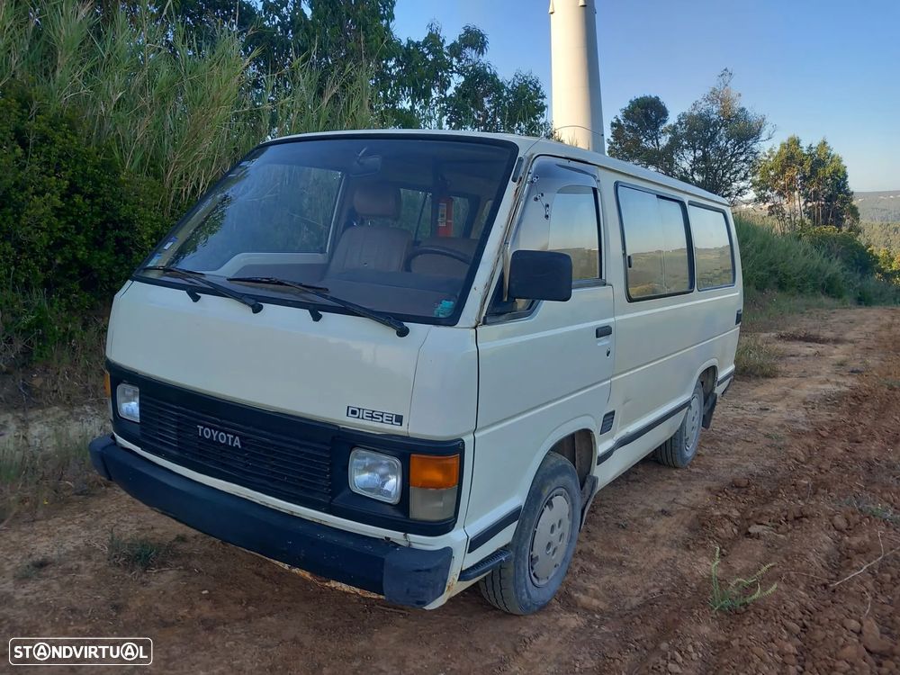 Toyota HiAce - 1