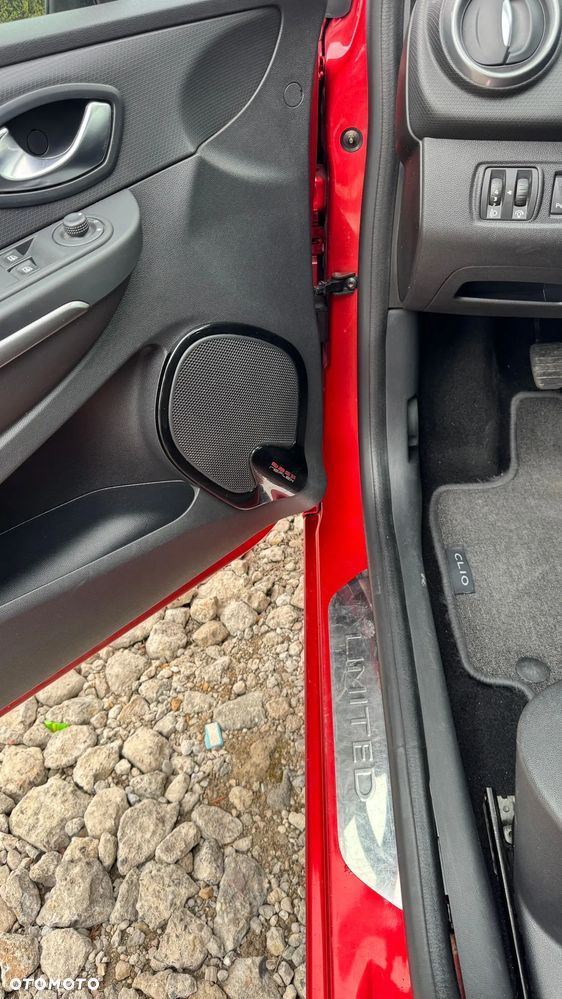 Renault Clio 1.2 16V 75 LIMITED - 11