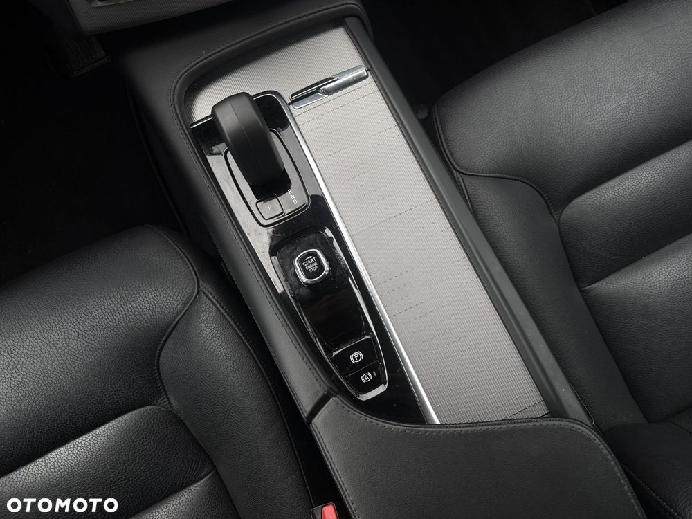 Volvo XC 90 - 18