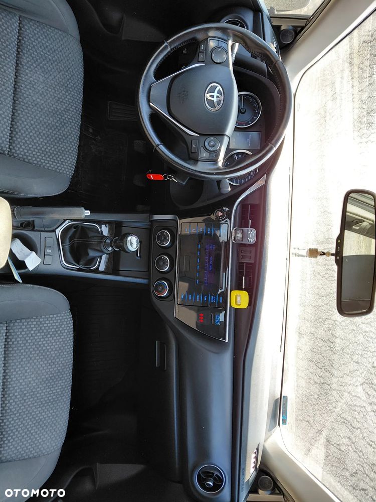 Toyota Corolla 1.6 Active EU6 - 10