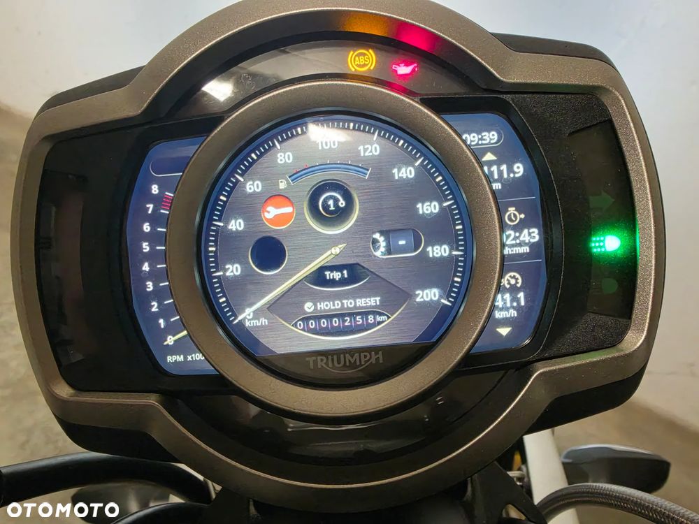 Triumph Scrambler - 5