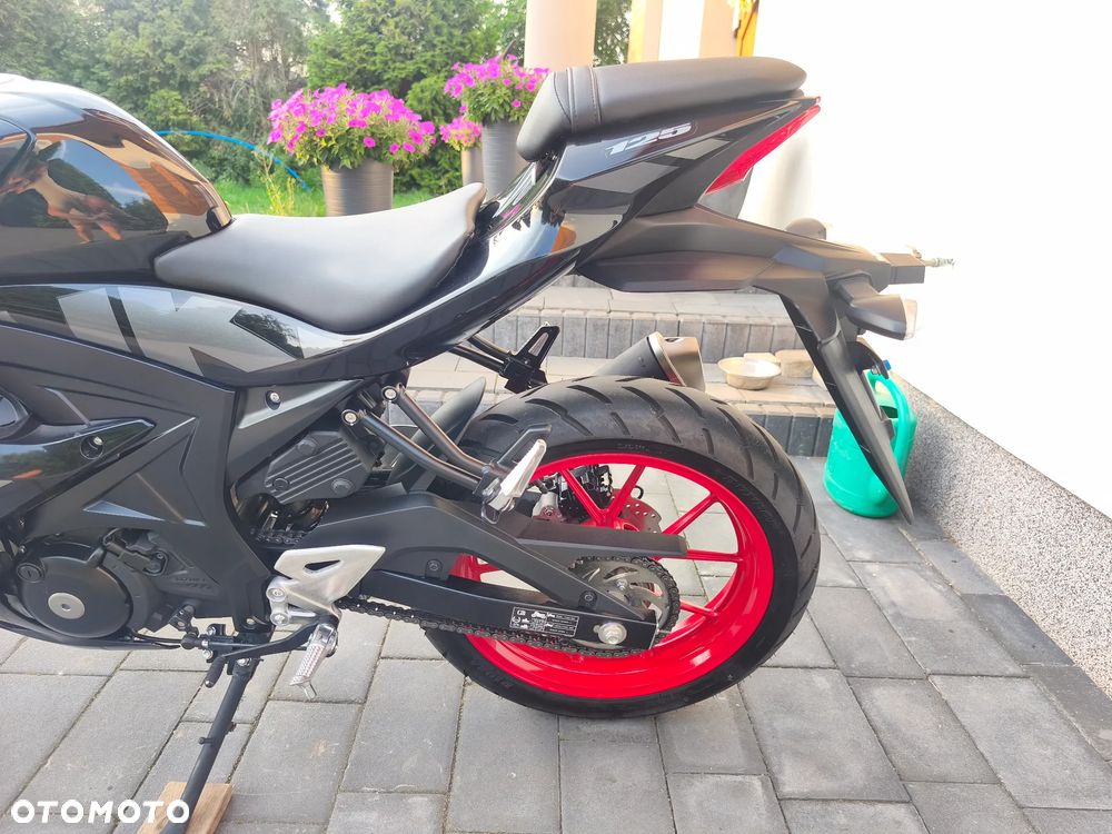 Suzuki GSX-R - 17
