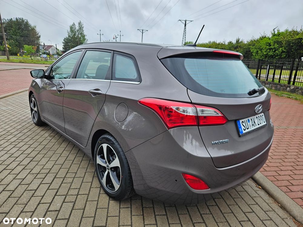Hyundai i30 blue 1.6 GDI Trend - 6