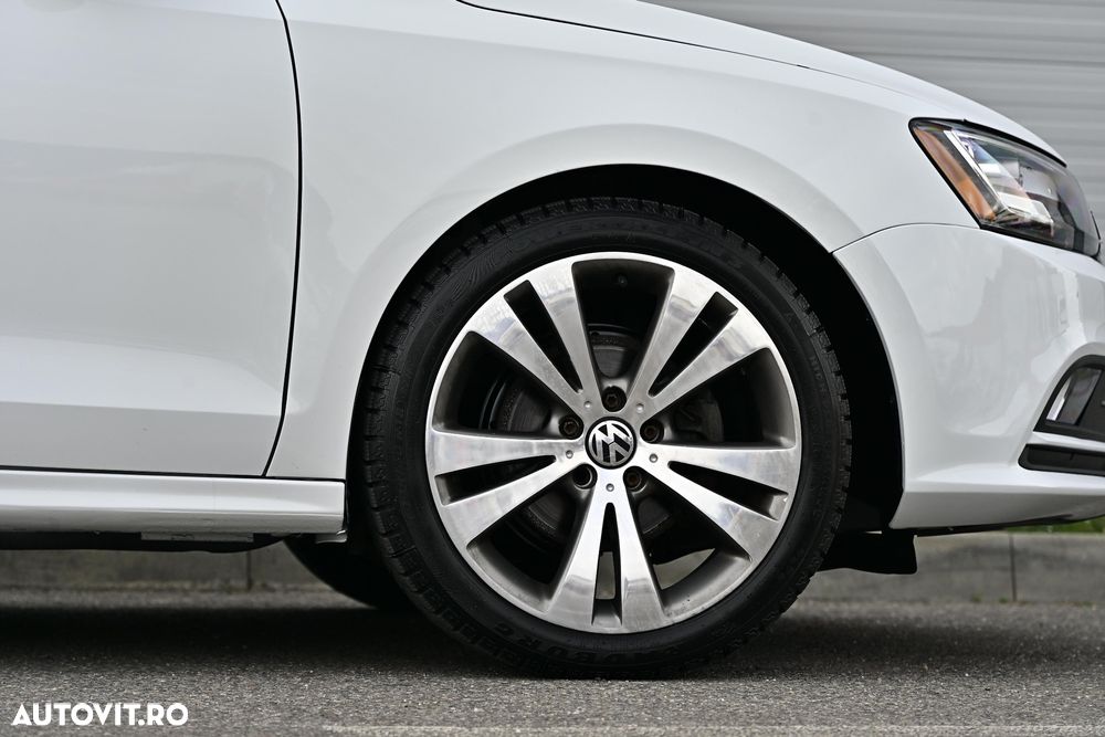 Volkswagen Jetta - 11