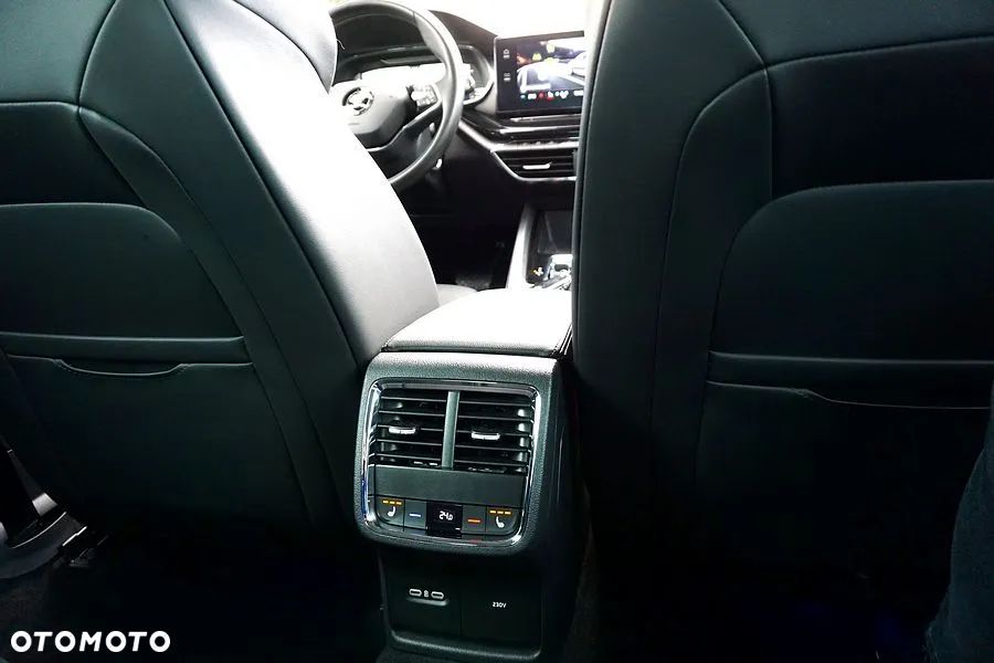 Skoda Octavia 1.5 TSI e-TEC DSG Selection Plus - 25