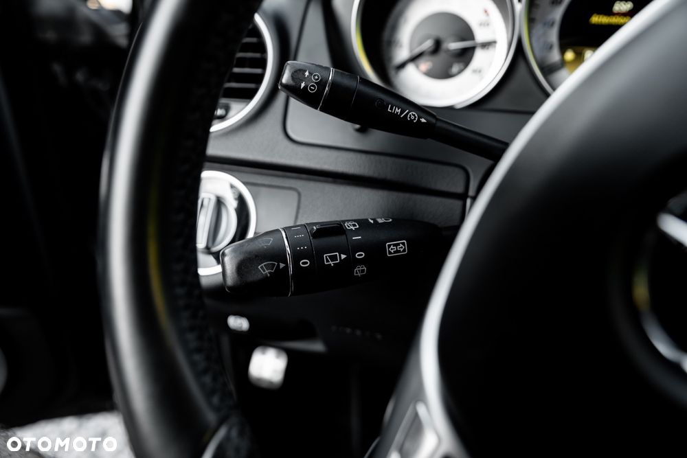 Mercedes-Benz Klasa C 180 BlueEFFICIENCY 7G-TRONIC Avantgarde - 36