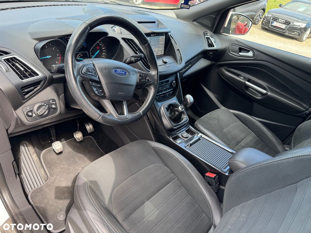 Ford Kuga 2.0 TDCi 2x4 ST-Line - 18