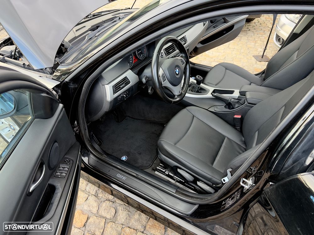 BMW 320 d Exclusive - 33