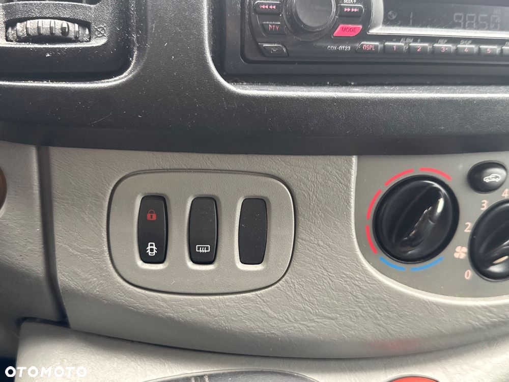 Renault Trafic - 14