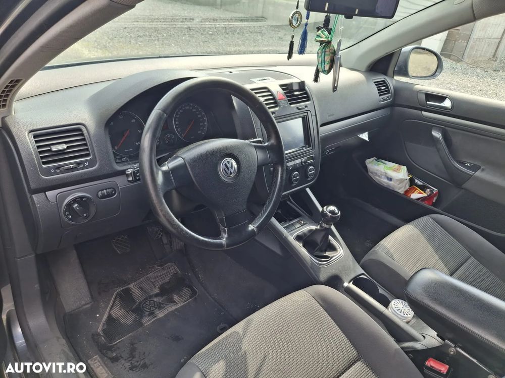 Volkswagen Jetta - 7