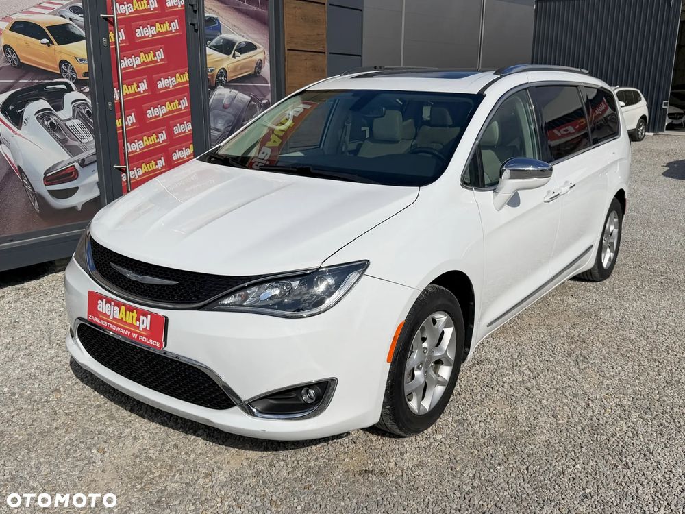 Chrysler Pacifica - 2