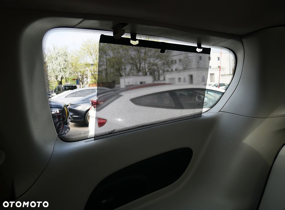 Chrysler Pacifica - 21