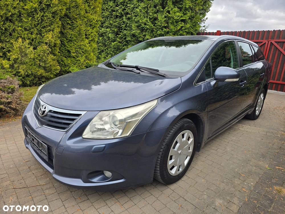 Toyota Avensis 1.6 Sol - 1