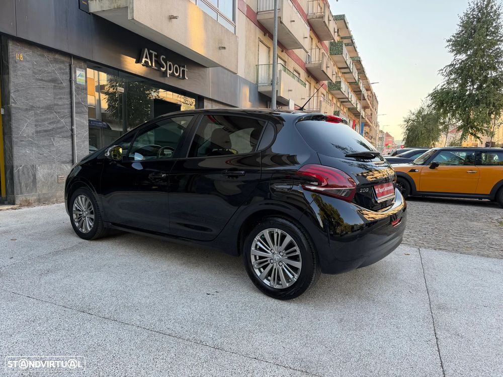 Peugeot 208 1.2 PureTech Signature - 15