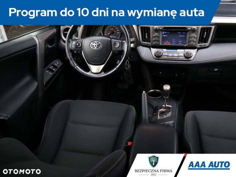 Toyota RAV4 - 8