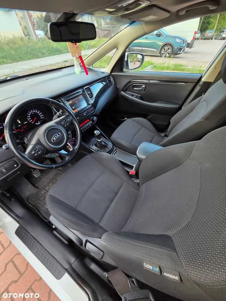 Kia Carens 1.6 GDI XL 7os - 12