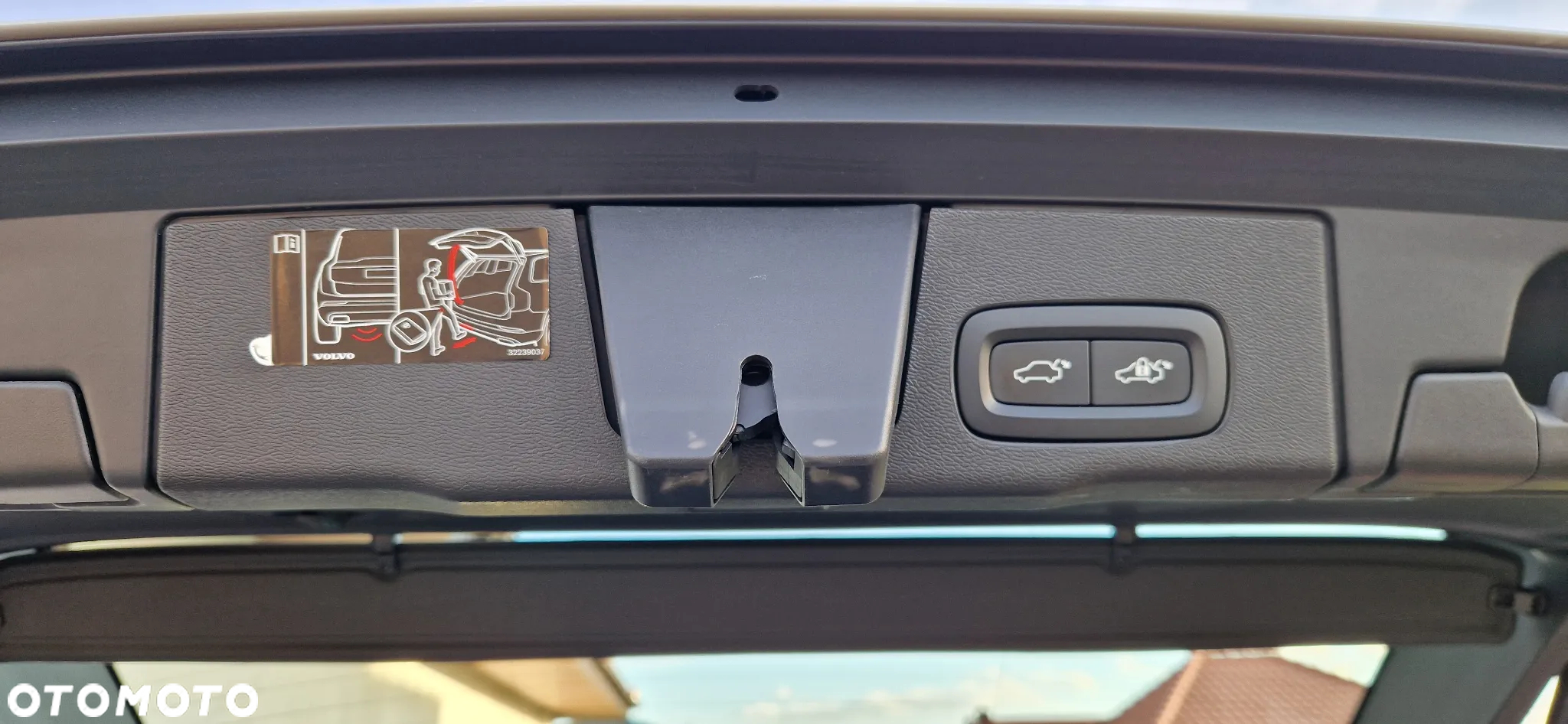 Volvo XC 60 B4 D AWD Geartronic Momentum - 22