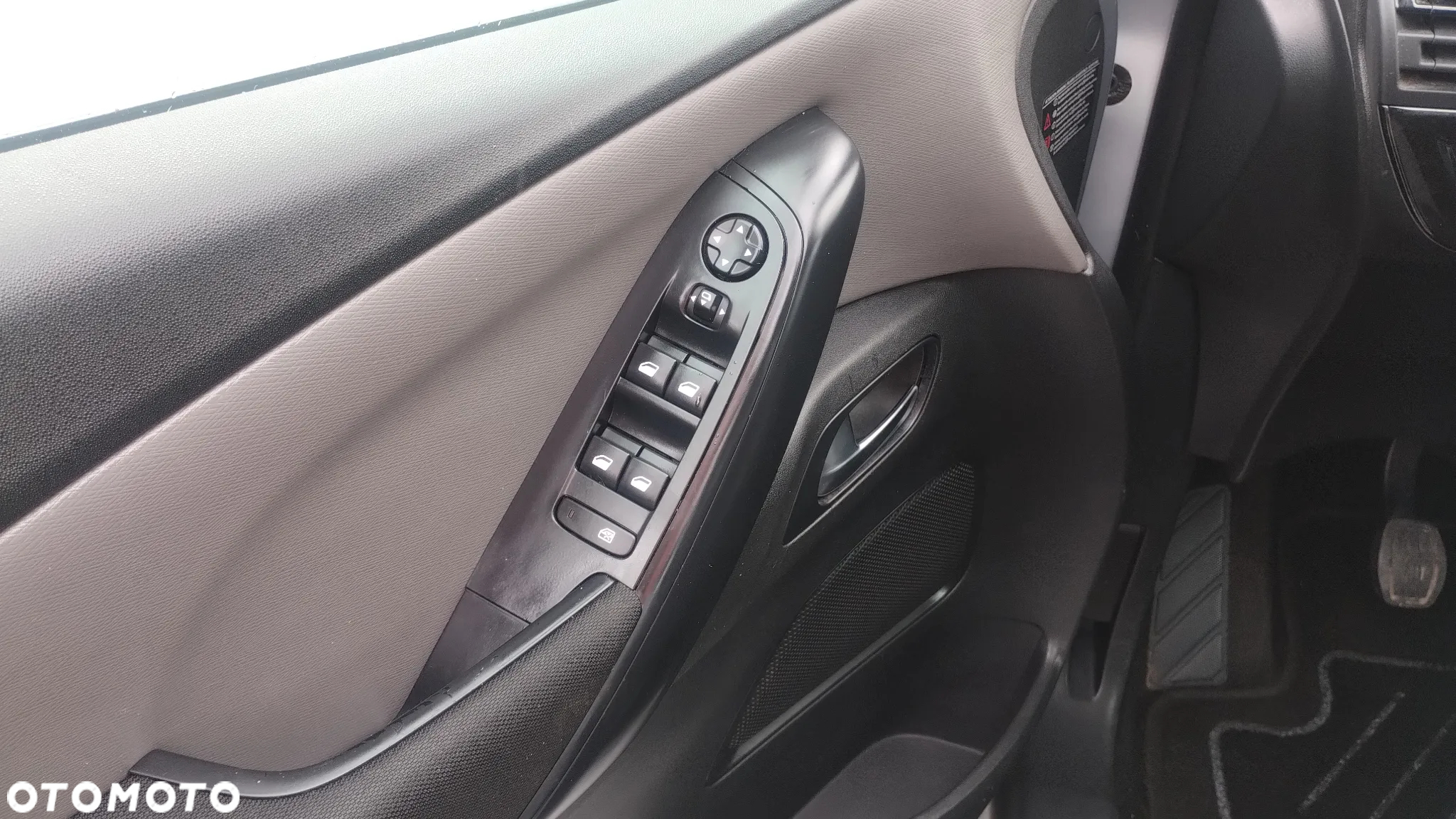 Citroën C4 Picasso 1.6 e-HDi Intensive - 14
