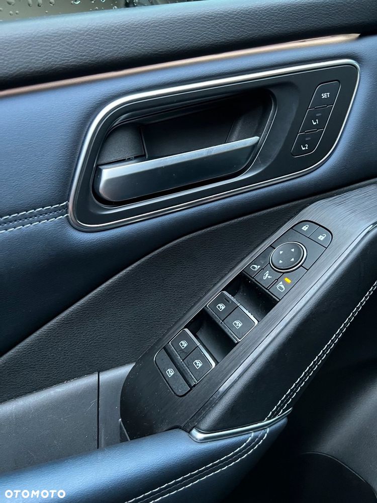 Nissan Qashqai 1.3 DIG-T MHEV 4x4 Tekna+ Xtronic - 10