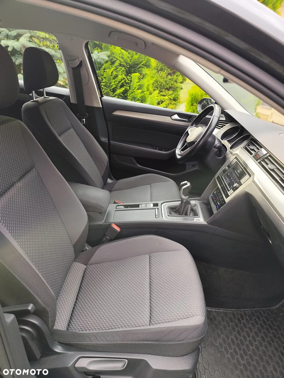 Volkswagen Passat - 18