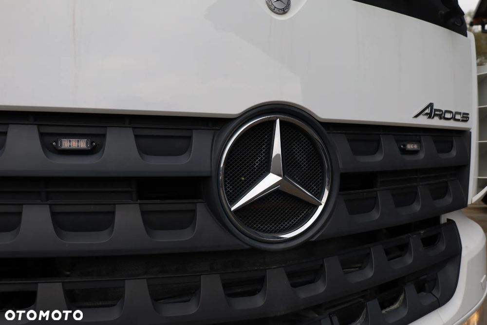 Mercedes-Benz Arocs 3251 - 11